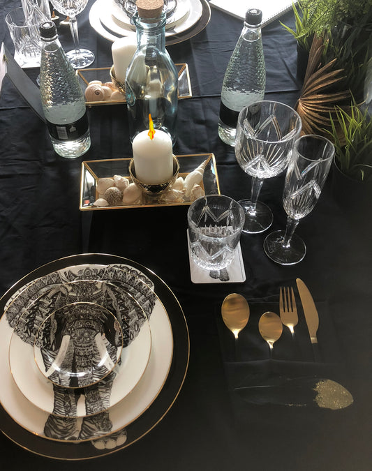 How to dress a dining table